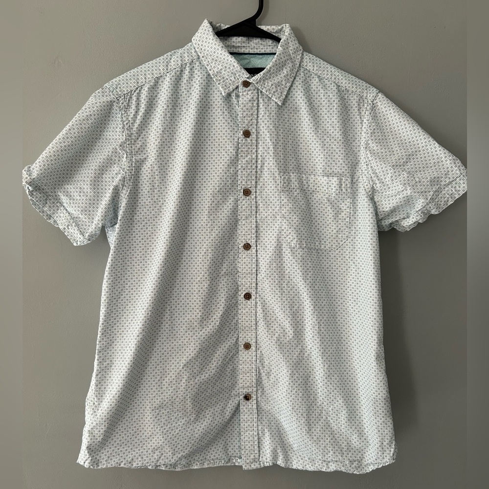 Short-sleeve Button-down